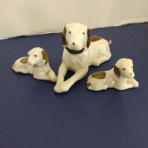 Ceramic Dog Figurine/w 2 Puppies